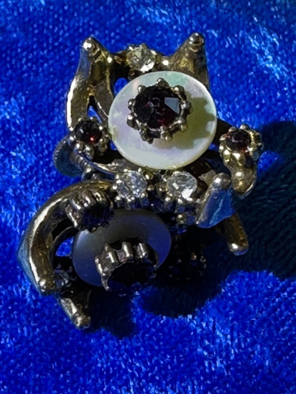 VINTAGE SCREW BACK EARRINGS
